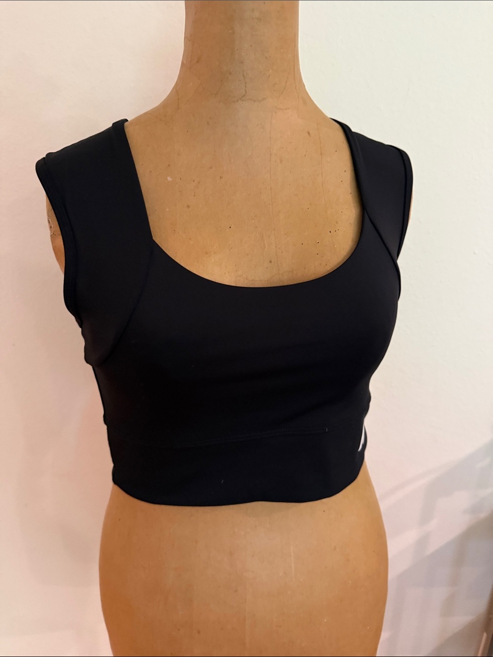 Forme sz M Orthopedic Posture Black Crop Tank Top Bra NWOT